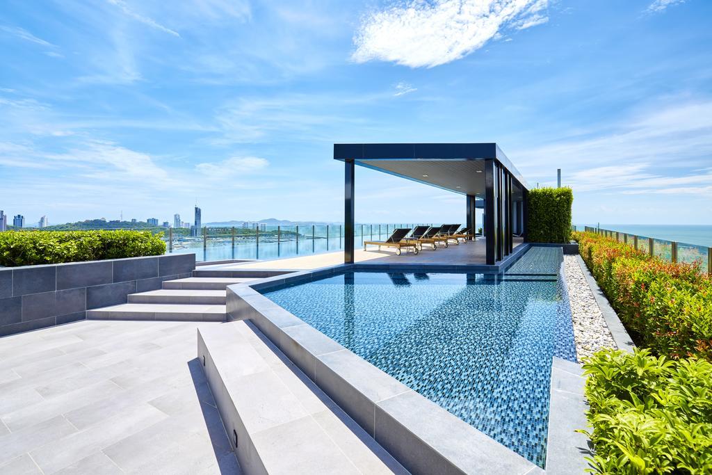 The Base By Fantasea Beach Apartment Pattaya Bagian luar foto