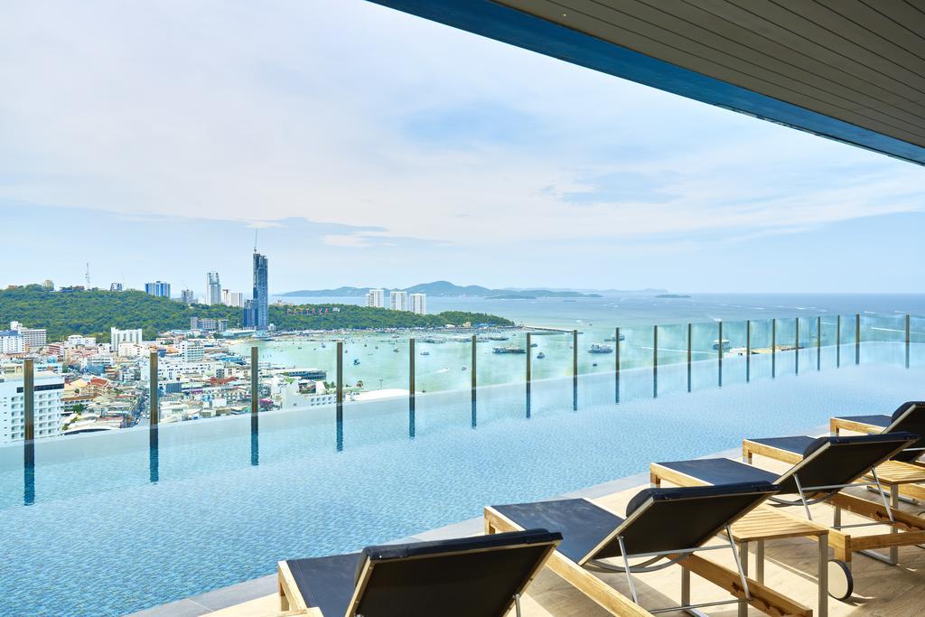 The Base By Fantasea Beach Apartment Pattaya Bagian luar foto