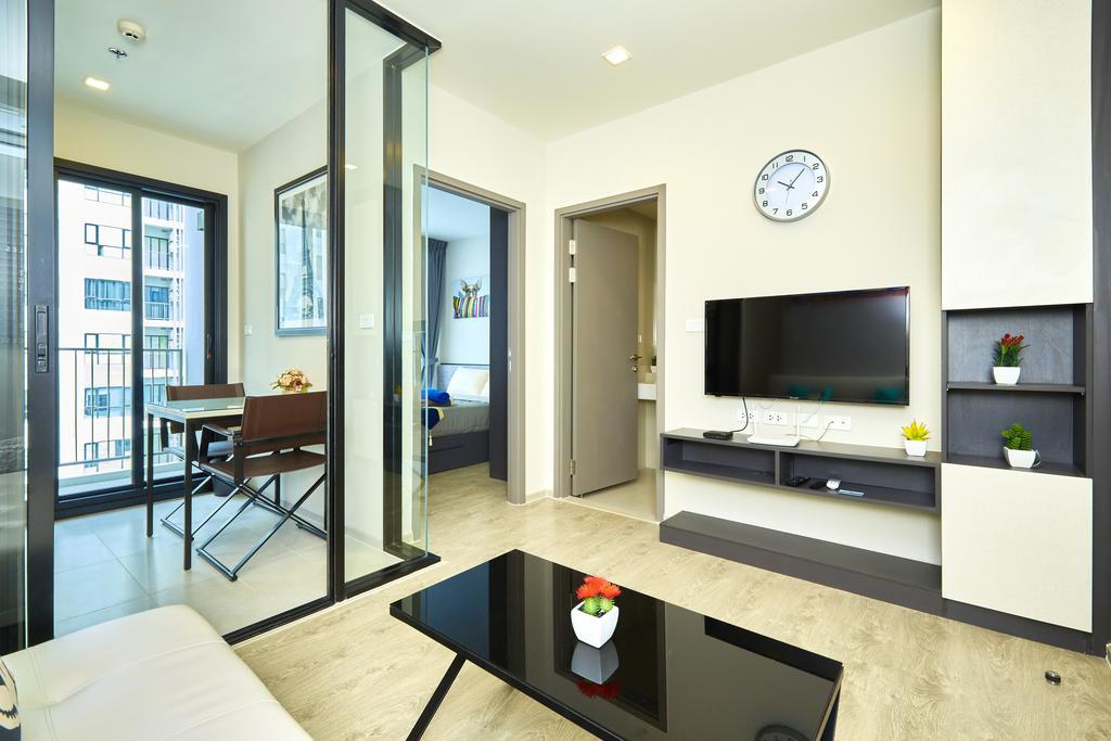 The Base By Fantasea Beach Apartment Pattaya Bagian luar foto